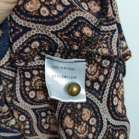 Jodifl Rust Navy Keyhole Front Peasant Long Sleeve Tunic - Picture 7 of 7